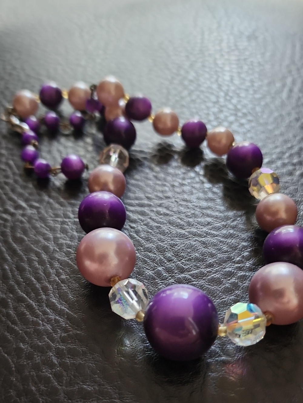 VTG Elegant Purple and Lavender Beaded Necklace - Women Jewelry